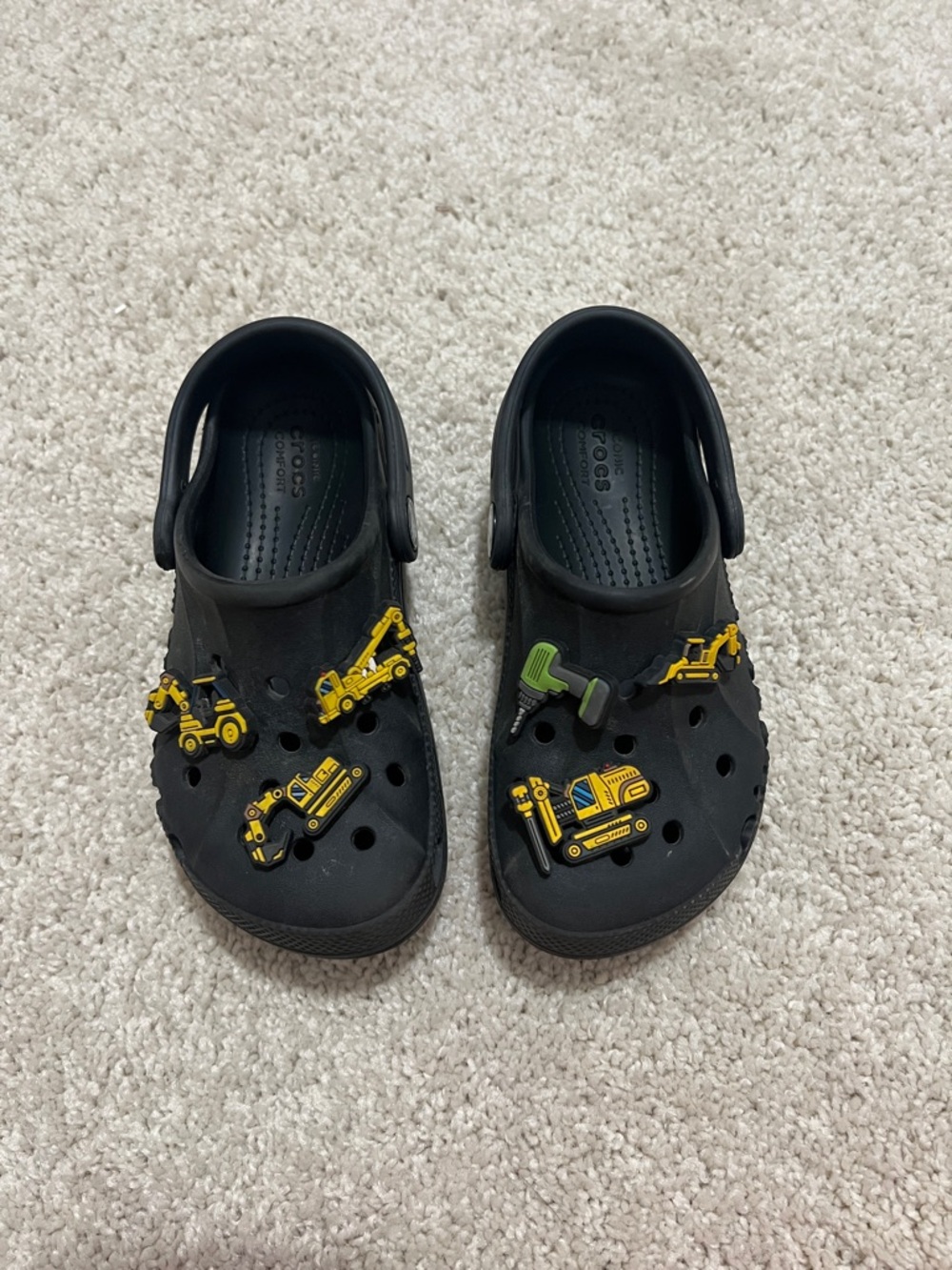 CROCS Kids Black Clog with Yellow Construction jibbitz